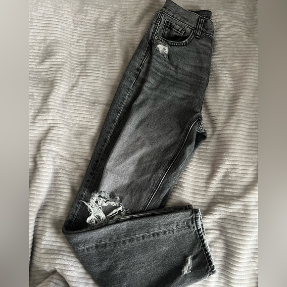 Women’s American Eagle Mom Jeans - Picture 1 of 4